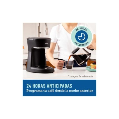 Cafetera Oster 12 tazas programable Negra